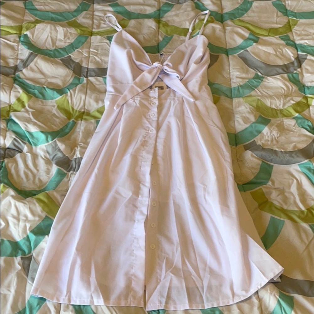 White tie front cut out flowy dress size L